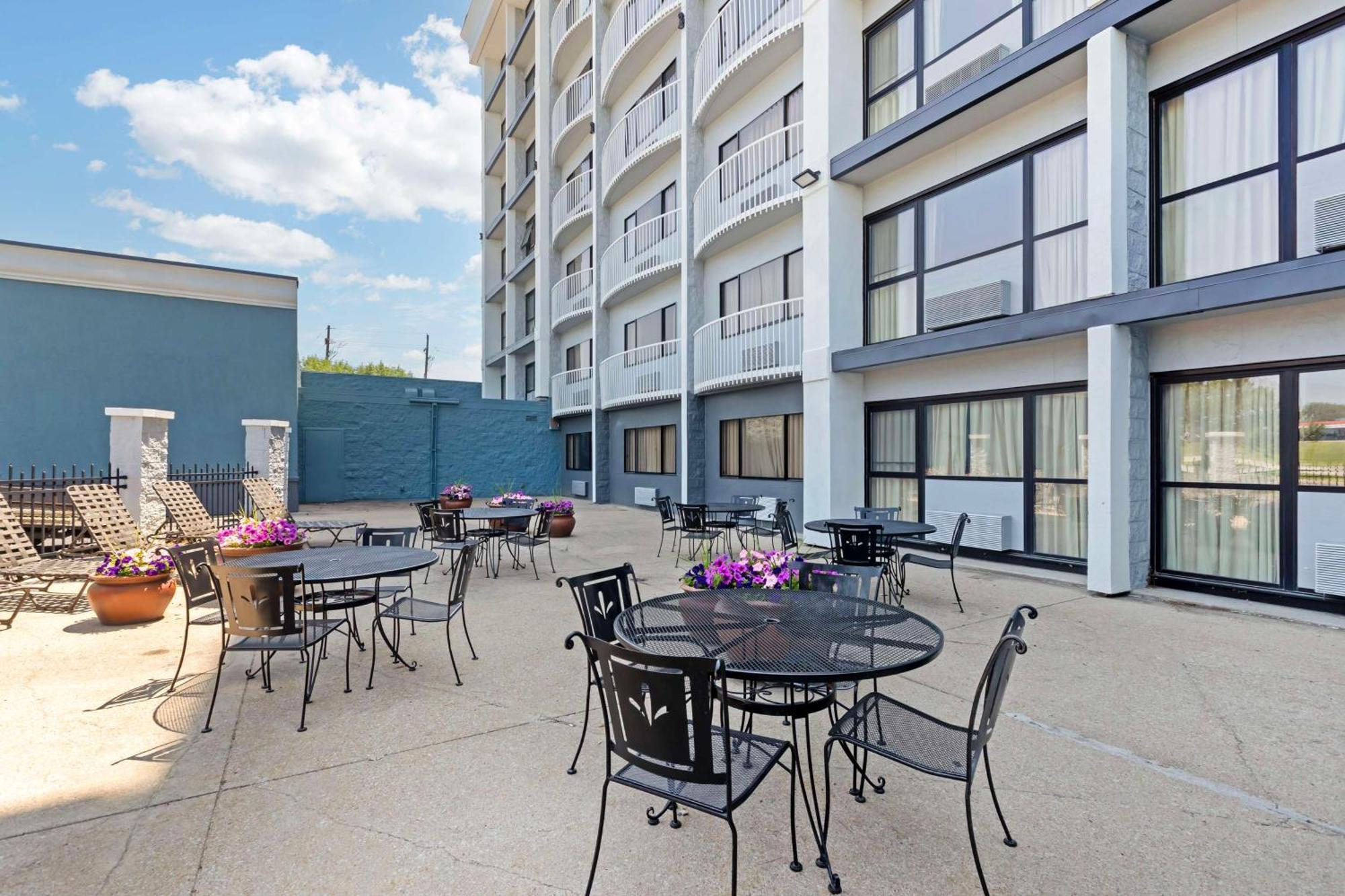 Best Western Plus Midwest Inn Omaha Exterior foto